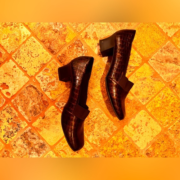 LifeStride Brown Crocodile Print Low heel - Picture 3 of 16